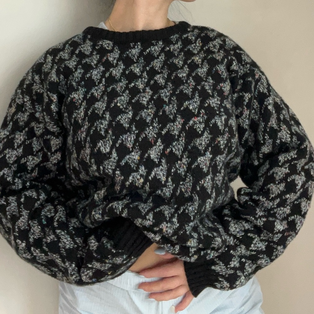 Chic vintage Houndstooth Sweater - Black and Gray